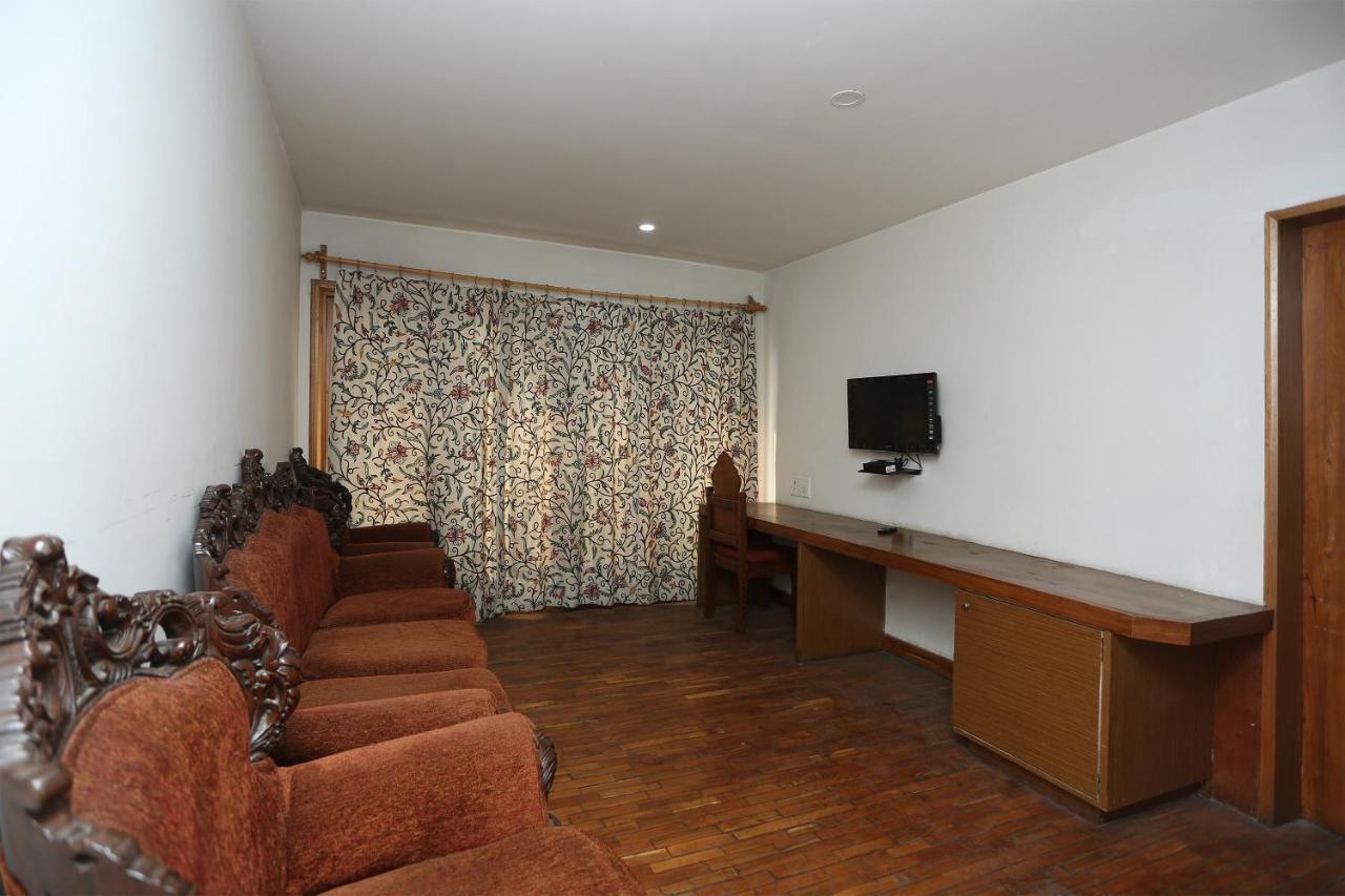 Oyo 27008 Paradise Gateway Hotel Srinagar  Ngoại thất bức ảnh