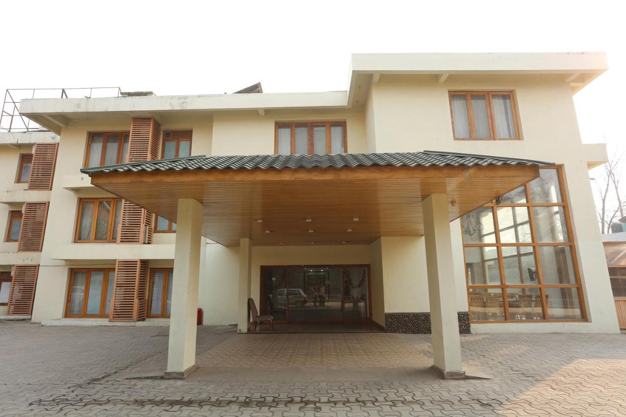 Oyo 27008 Paradise Gateway Hotel Srinagar  Ngoại thất bức ảnh